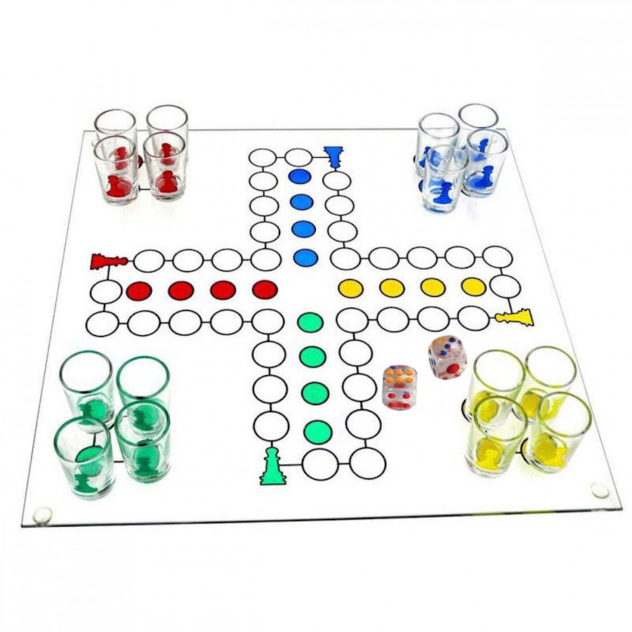 Juoma-Ludo - Ludo shottilaseilla. Olut-Ludo.