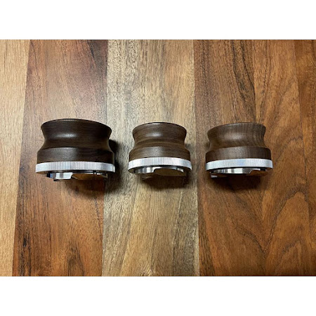 Kahvitasoittaja 51 mm. Kahva pähkinäpuuta. Säädettävä korkeus.
