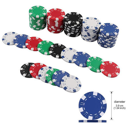 Pokerisetti - 300 pelimerkkiä, kaksi korttipakkaa ja jakaja
